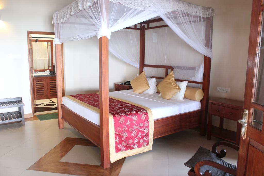 Warahena Beach Hotel Bentota Luaran gambar