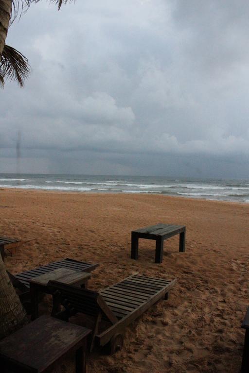 Warahena Beach Hotel Bentota Luaran gambar