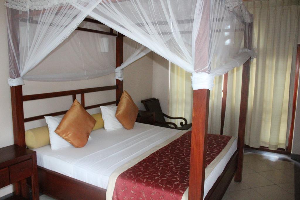 Warahena Beach Hotel Bentota Luaran gambar