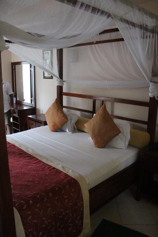 Warahena Beach Hotel Bentota Luaran gambar