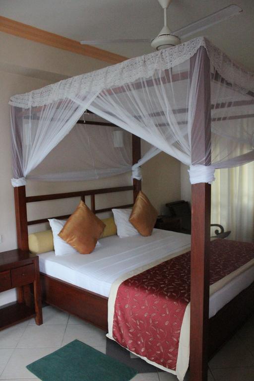 Warahena Beach Hotel Bentota Luaran gambar